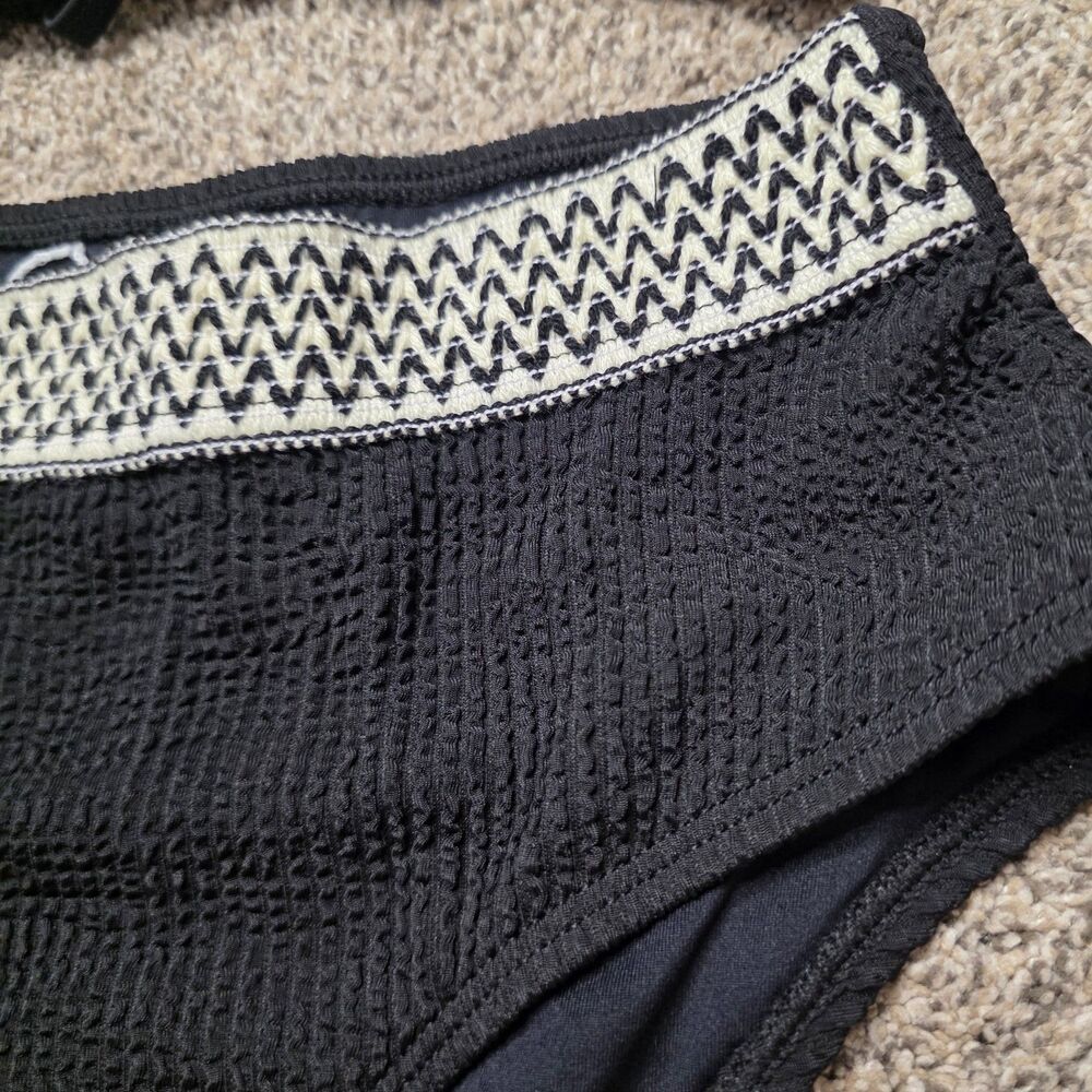 NWT Cupshe Two Piece Swimsuit Size Medium Black Bikini Activewear Pool Beach - Picture 5 of 8